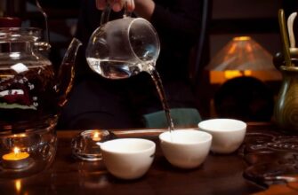 Как заваривать чай по-королевски — искусство, которое скрывает в себе секреты британских заваривателей, соблюдая все традиции и ритуалы для настоящего чаепития с благородным вкусом и аристократическим шармом